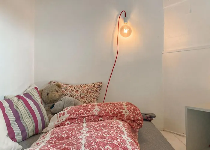 Lovely In Flaktveit With Wifi *